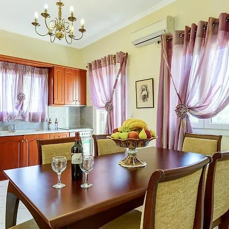 Lassi Sleeps 7 Pool Air Con Wifi Villa *