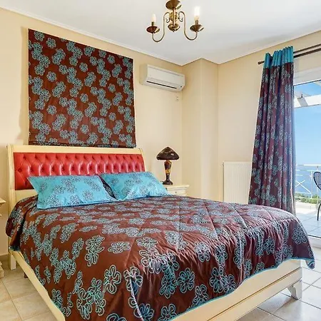 Villa Lassi Sleeps 7 Pool Air Con Wifi *